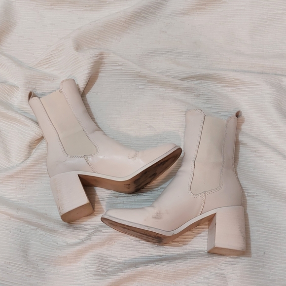Steve Madden Light Beige Heeled Boots - Picture 4 of 8
